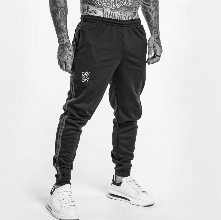 Editorial P&B — calça wide TAH ON