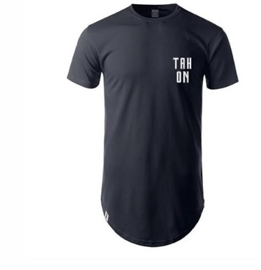 Camiseta longline preta TAH ON com logo no peito