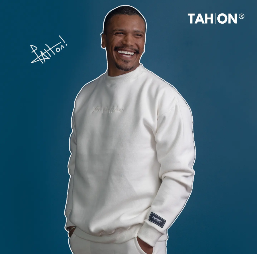 Suéter crewneck off-white TAH ON com bordado tonal no peito